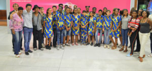 Retour du voyage scolaire et culturel au Benin Aeroport de Guadeloupe eleves du College Macal St François Laurent Bernier