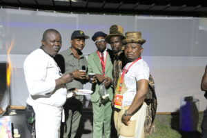 5 hommes de face